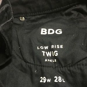 BDG Twig Low Rise Ankle Jeans (black) - Sz. 29