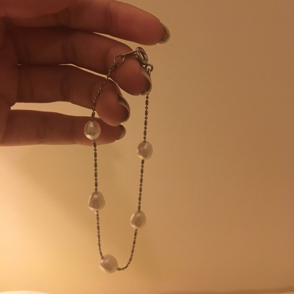 Silver pearl bracelet