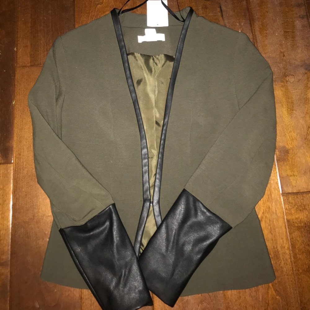 New with tag! Olive Green H&M blazer.
