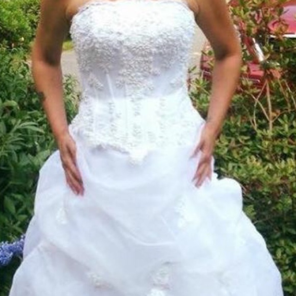 Wedding gown