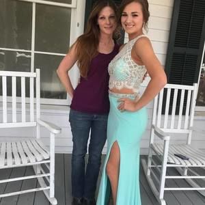 Meet your Posher, Crystal