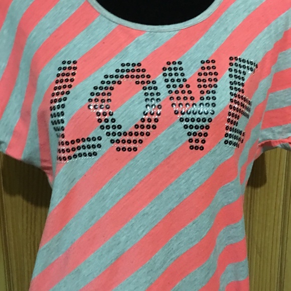 Top - Picture 2 of 3