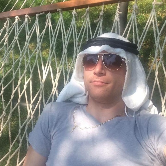 Meet your posher!!! - Picture 7 of 8