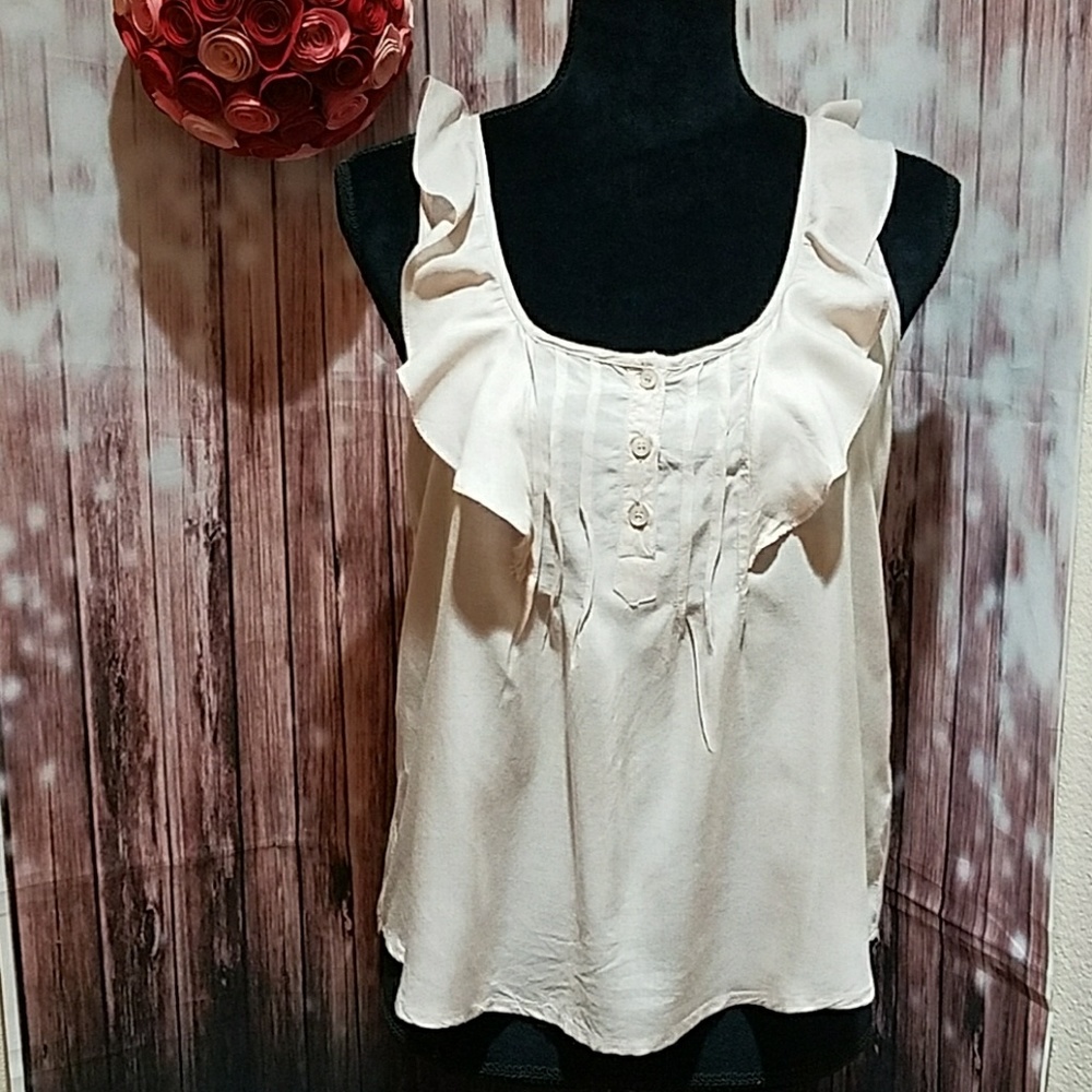 🔖Frenchie sleeveless top with ruffles and tucks