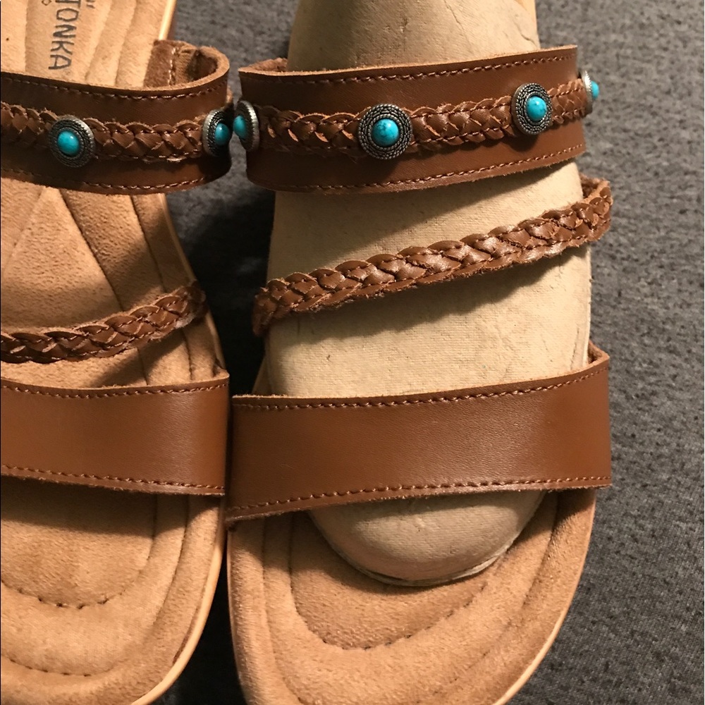 Minnetonka sandles leather upper nwot