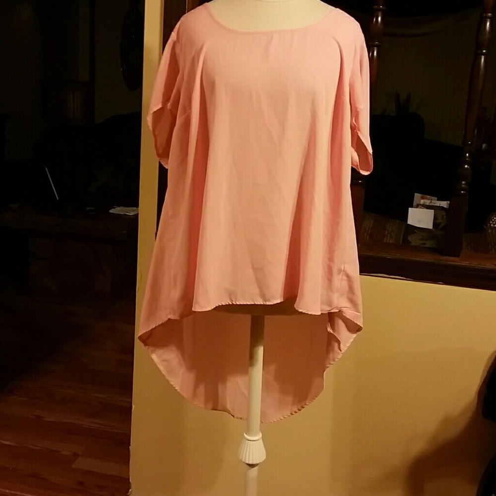 Cool and classy Plus Size HiLo top!!