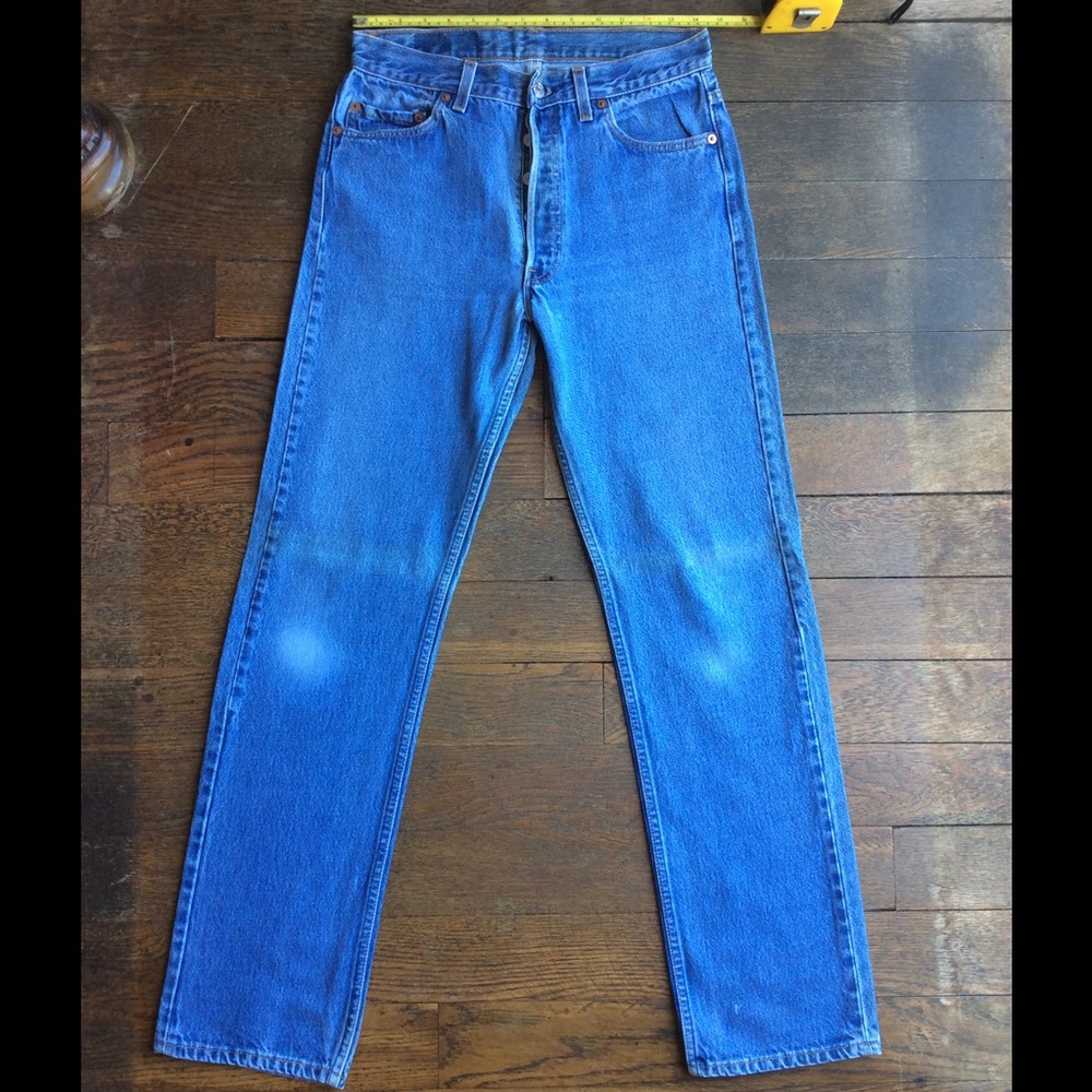 TRUE VINTAGE LEVI 501's. MADE IN USA!