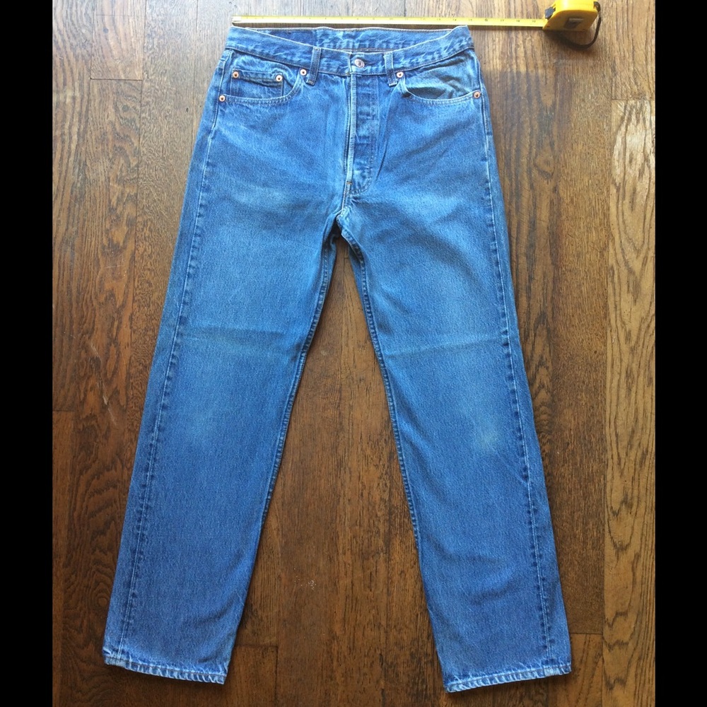 TRUE VINTAGE LEVI 501's. Amazing condition!