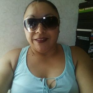 Meet your Posher, Nora