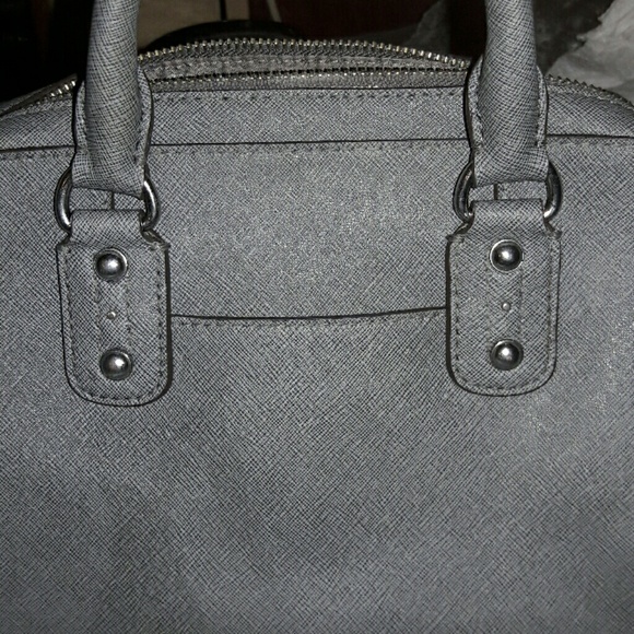 Michael Kors mini saffiano handbag - Picture 3 of 4