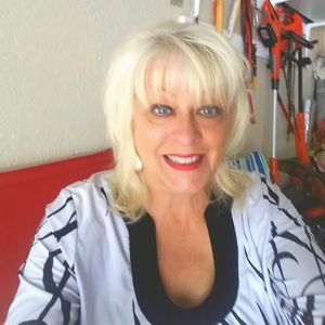 Meet your Posher, Denise
