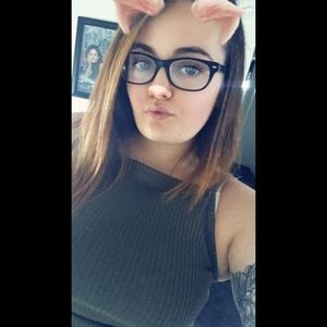 Meet your Posher, Desarae