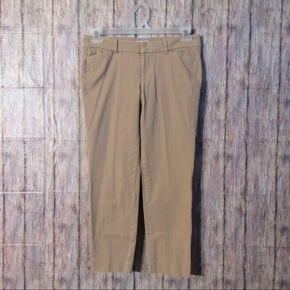 Old Navy Pants - Old Navy Pixie Khaki pants