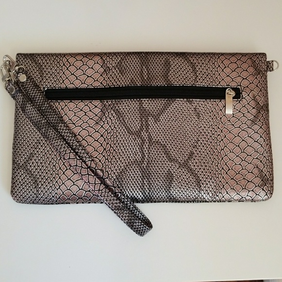 Elegant Snake Print Clutch - Picture 2 of 5