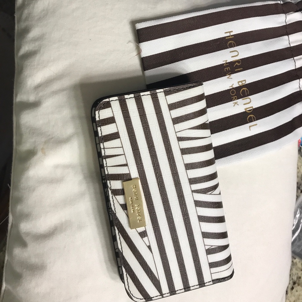 Henri Bendel phone/wallet case