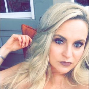 Meet your Posher, Brooke