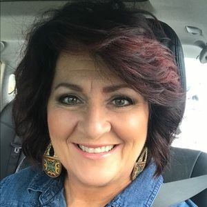 Meet your Posher, Deborah