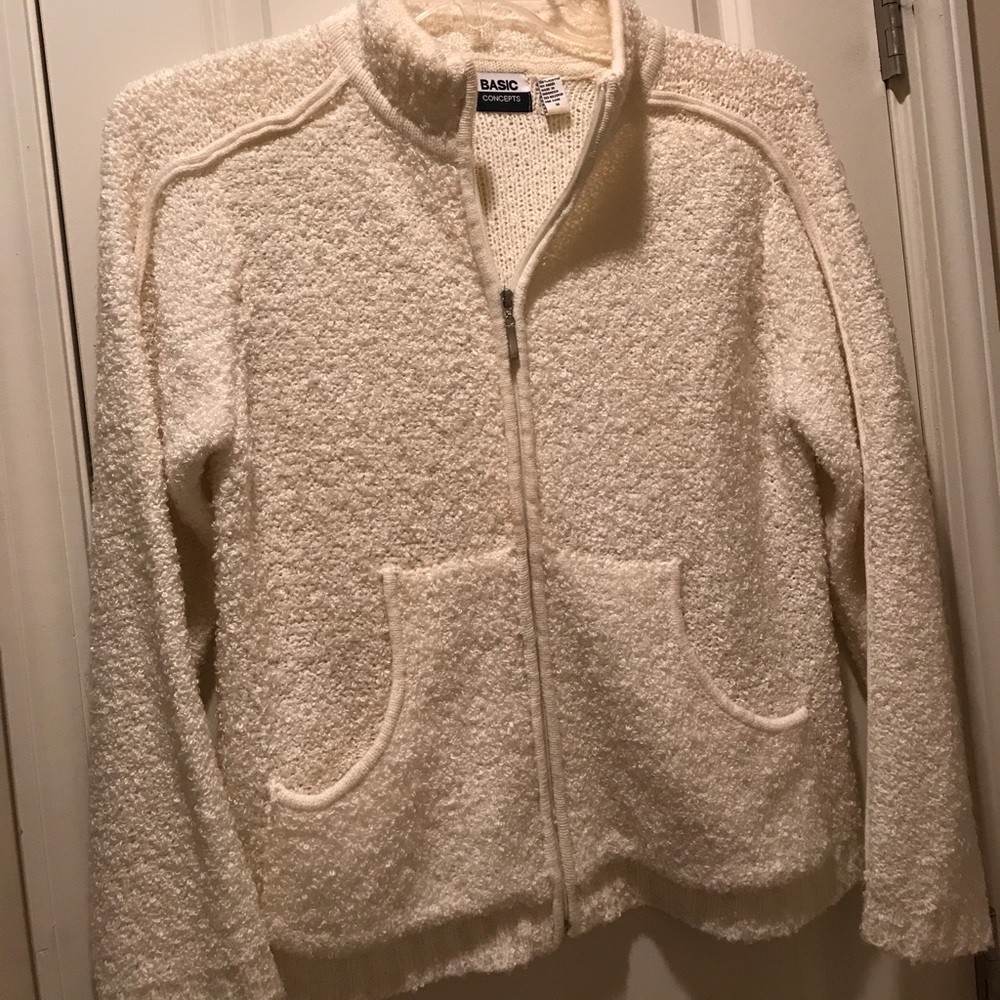 Cream zip up sweater with pockets