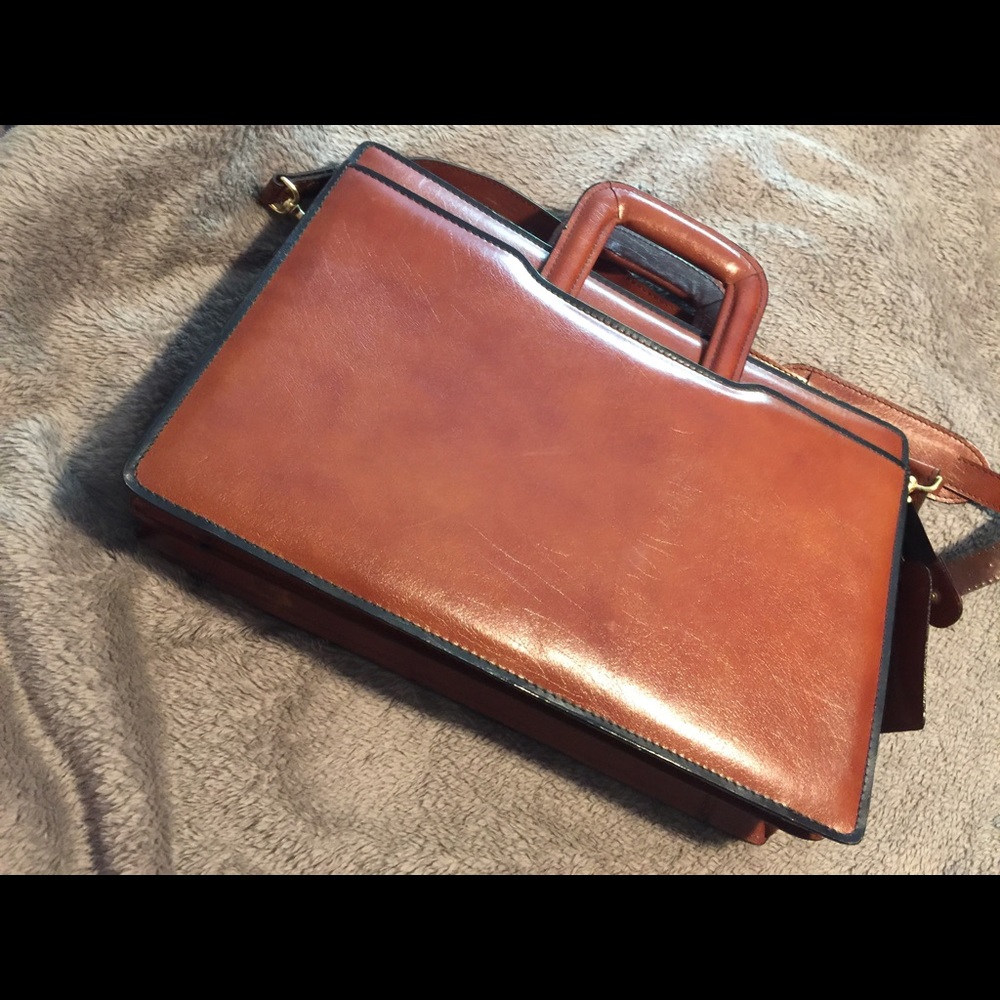 Chic Italian leather business satchel💖