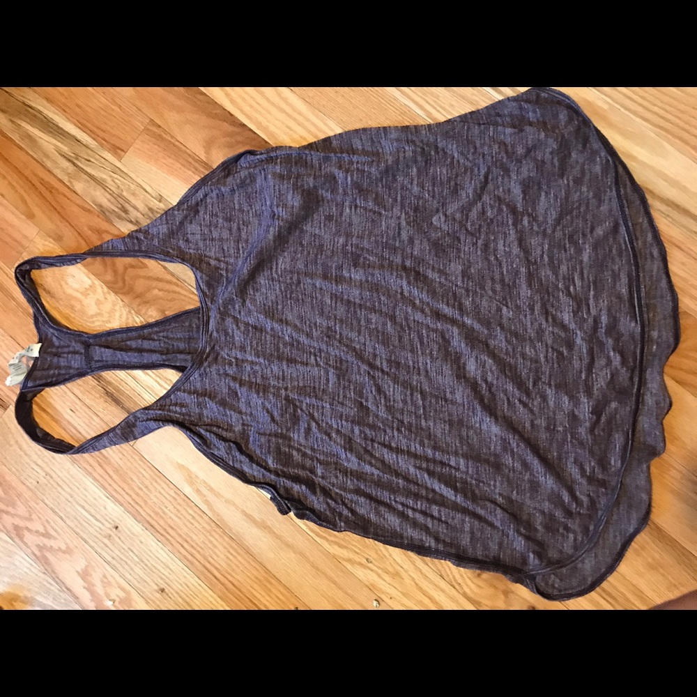Size 6 Lululemon tank