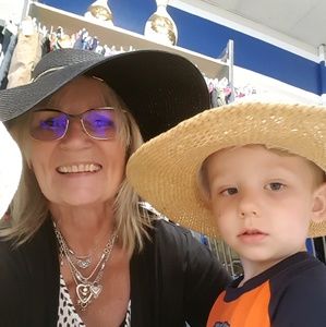 Meet your Posher, Janice