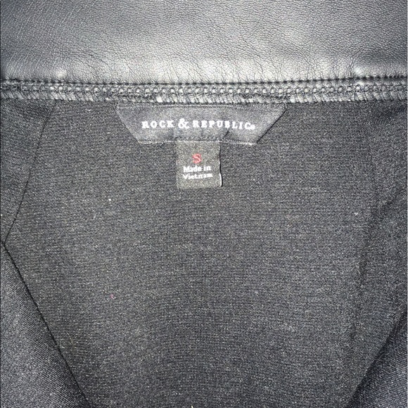 * DONATED * 🍁 4/$20 🍁Rock & Republic Faux Leather Skirt Sz S - Picture 4 of 7