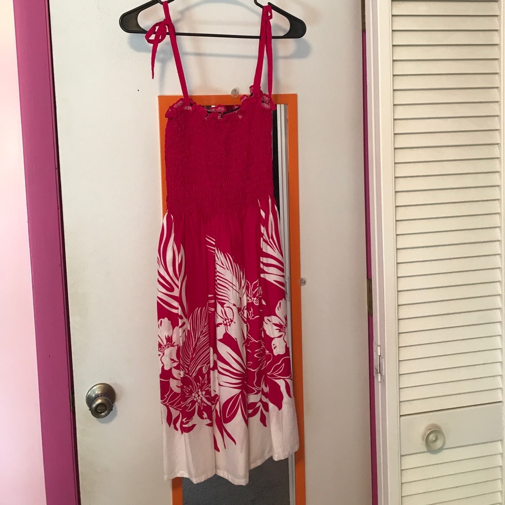 Pink and white Hawaiian style dress