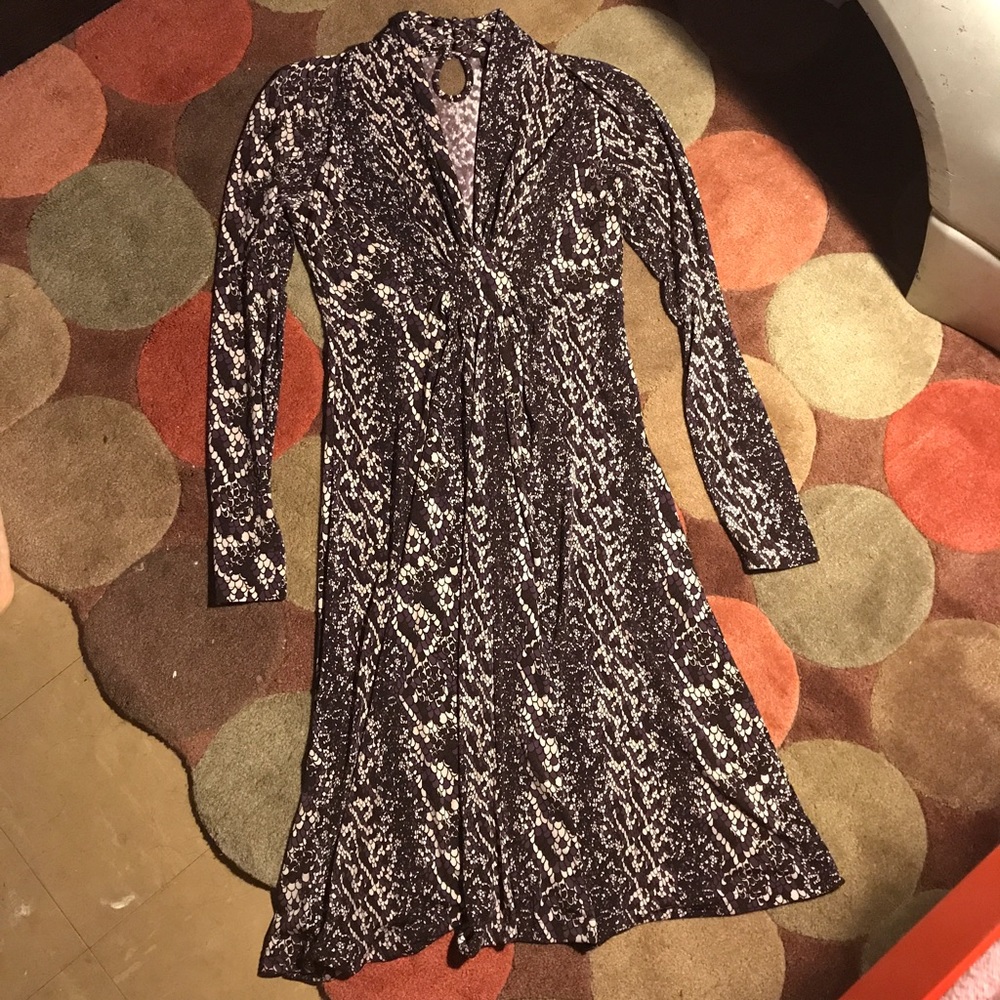 Bcbg dress size XS, long sleeve sexy work or play!