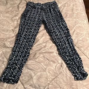 Old navy size small printed  summer capris