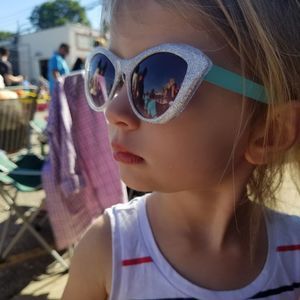 Meet your Posher, Holly