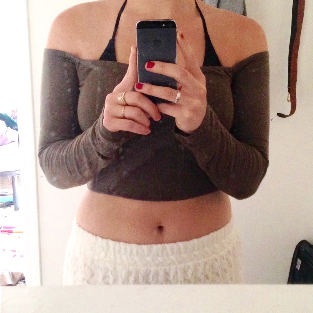 Short military green long sleeve top