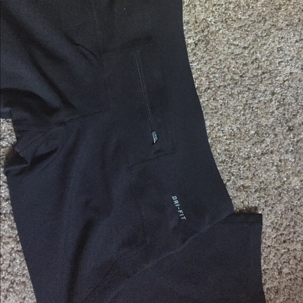 Nike Crops - Picture 4 of 4