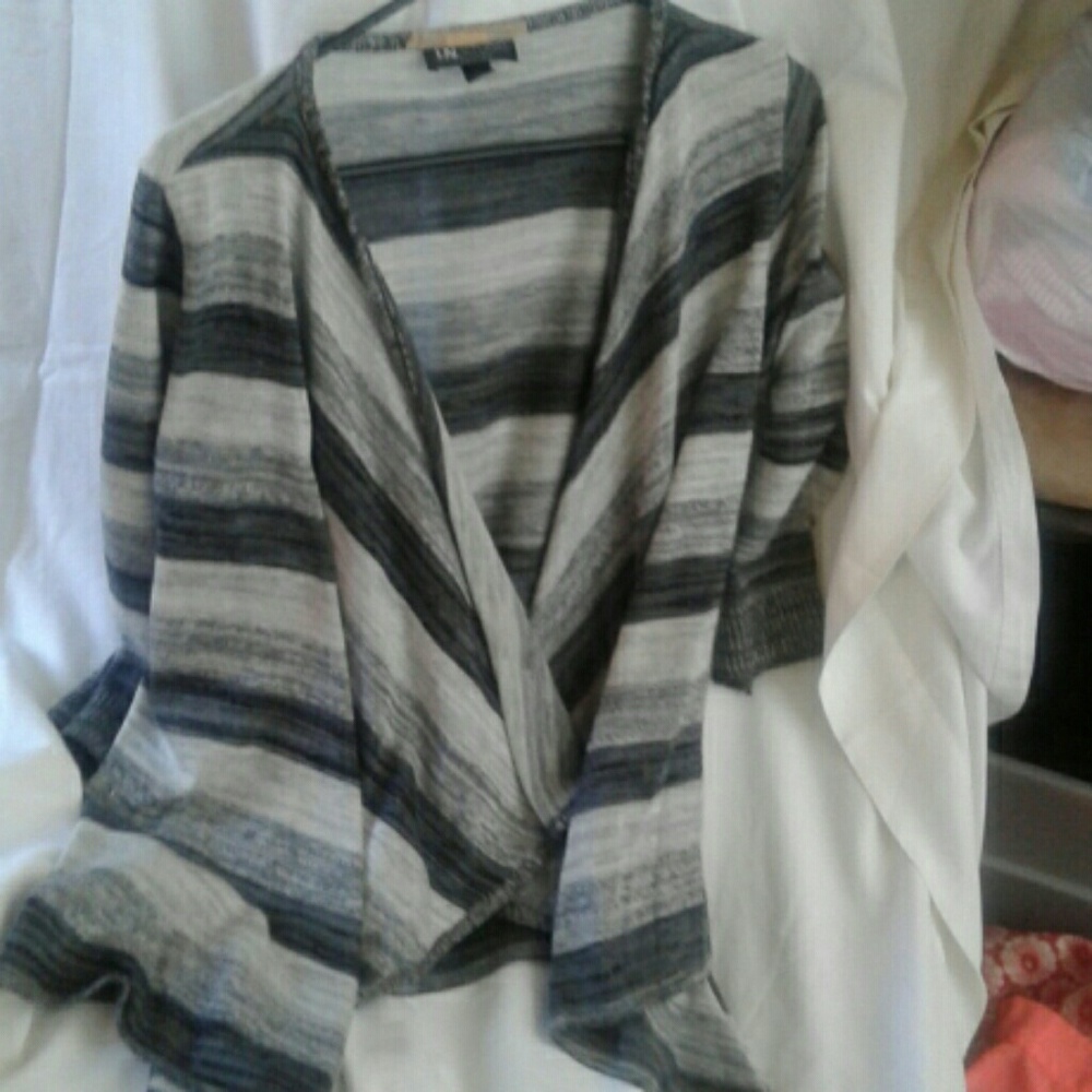 Light weight overcoat/sweater