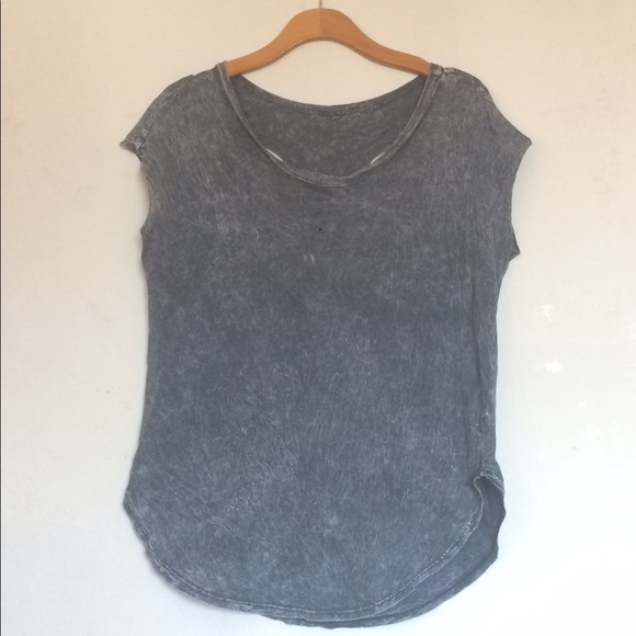 GREY DISTRESSED DYE TEE W/ SKULL CUTOUT - Picture 2 of 6