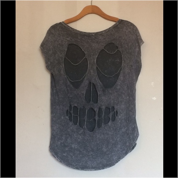 GREY DISTRESSED DYE TEE W/ SKULL CUTOUT - Picture 3 of 6