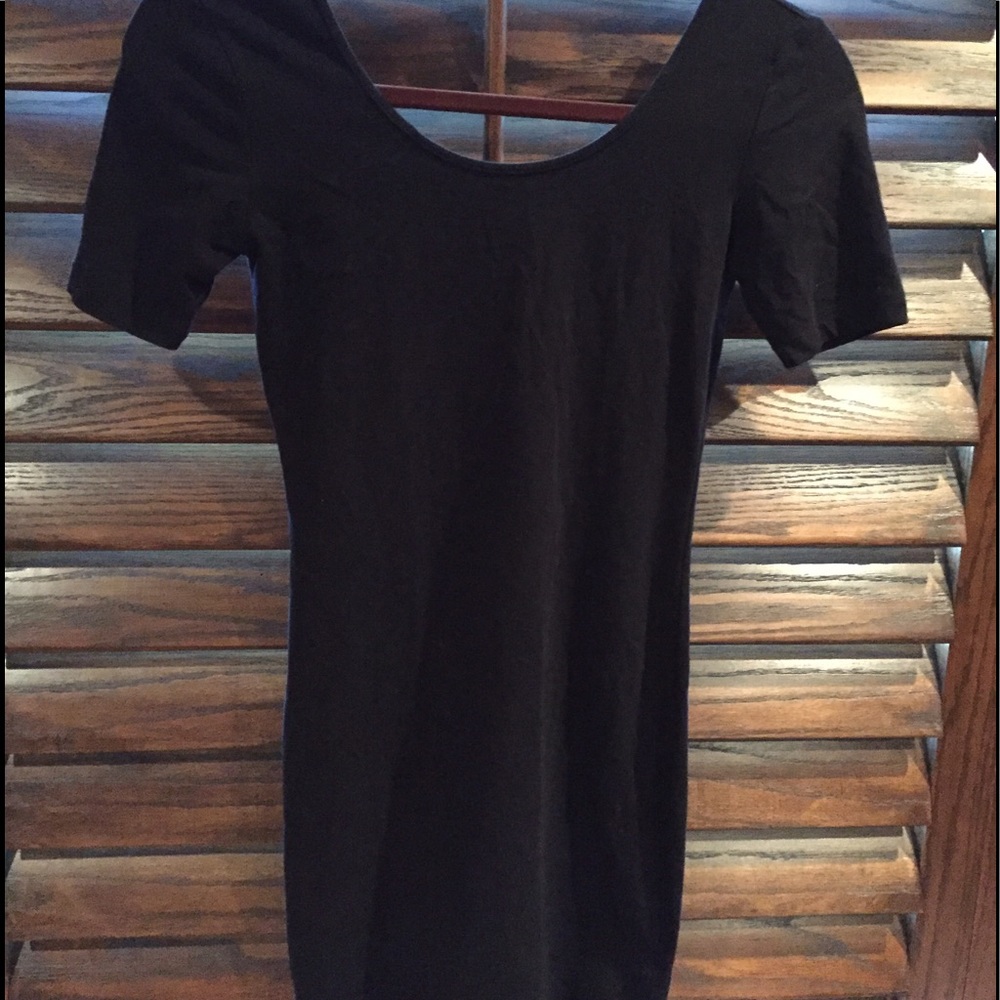 Mini black dress with sleeves