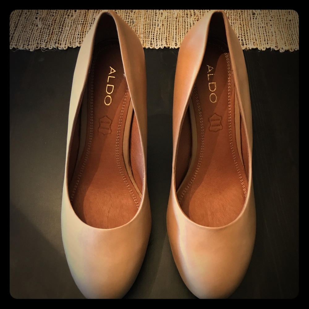 Aldo Tan Heels