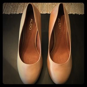 Aldo Tan Heels