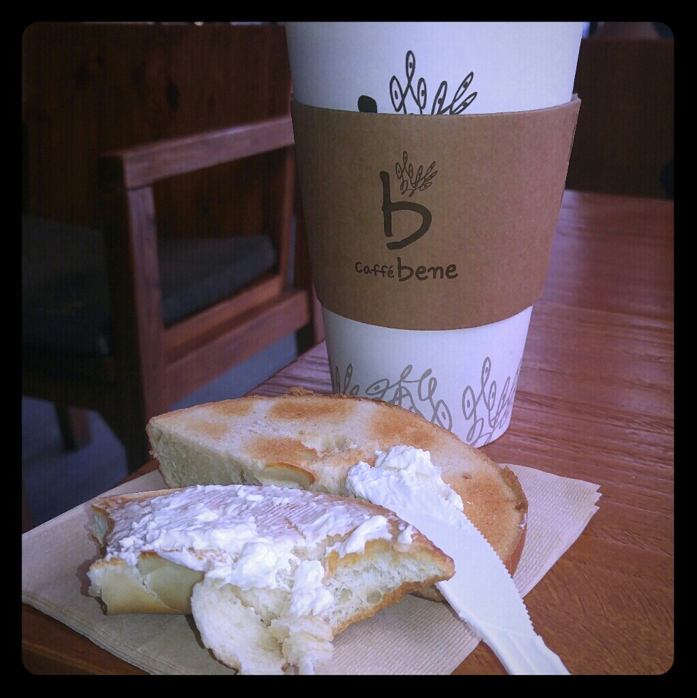 Lovelies, coffee, bagel  follow and sharing 💋