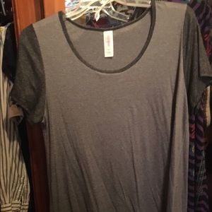 XL Lularoe classic tee