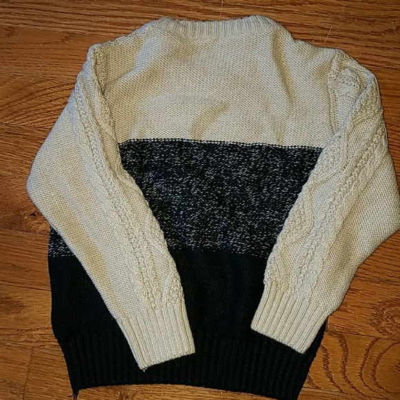 Sweater - Picture 3 of 3