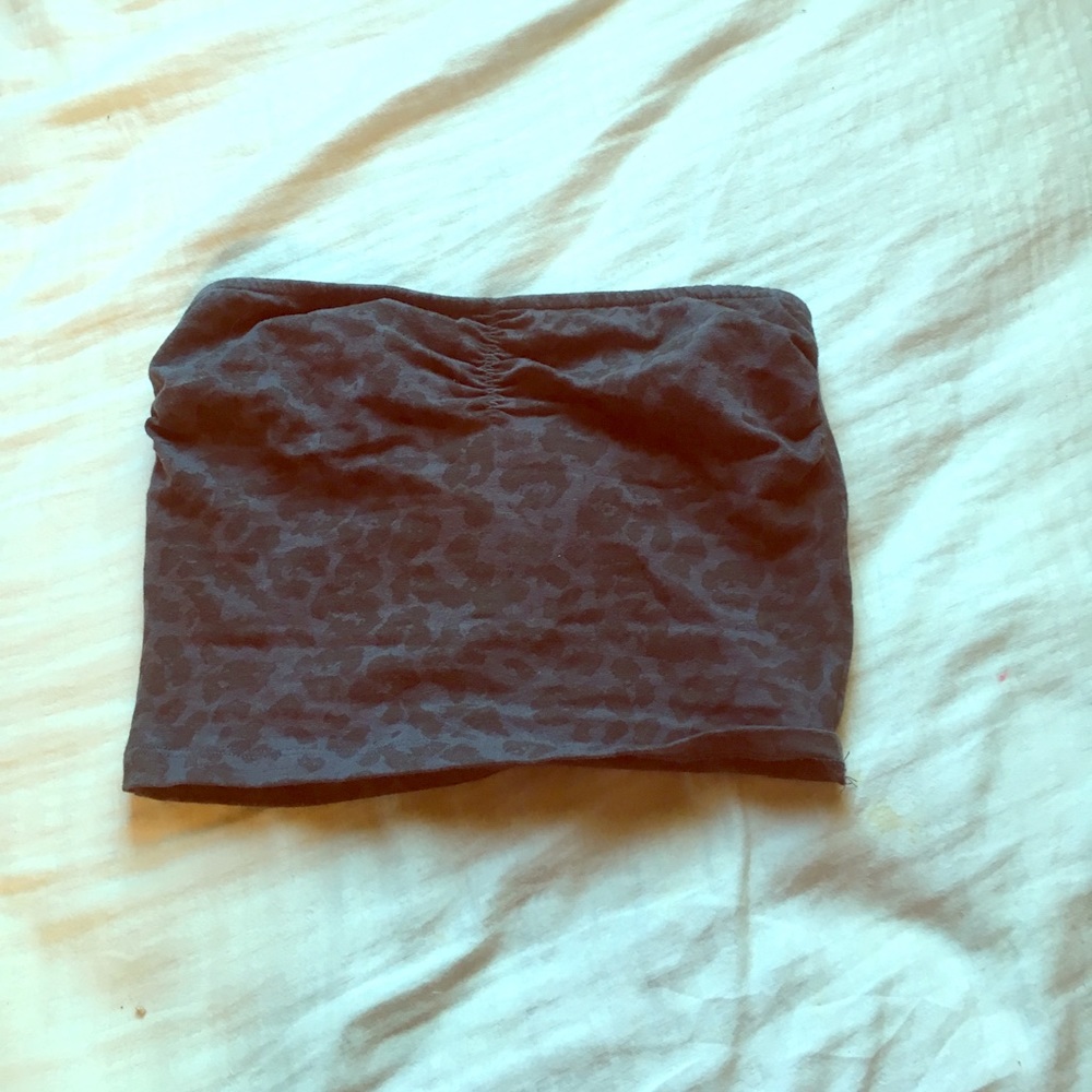 Gray leopard crop top