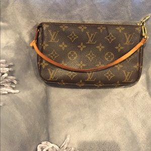 Louis Vuitton pochette