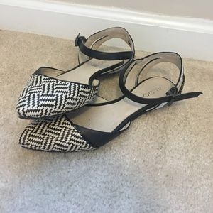 Woven flats with side buckle