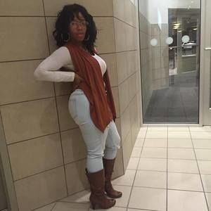 Meet your Posher, Ebony