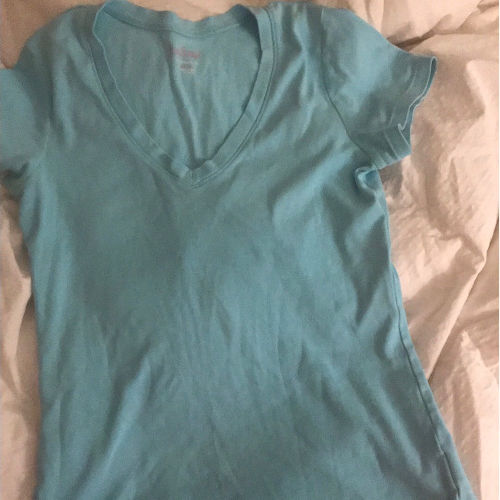 Lilly Pulitzer tshirt.