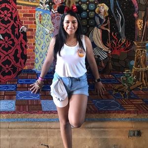 Meet your Posher, Daniela