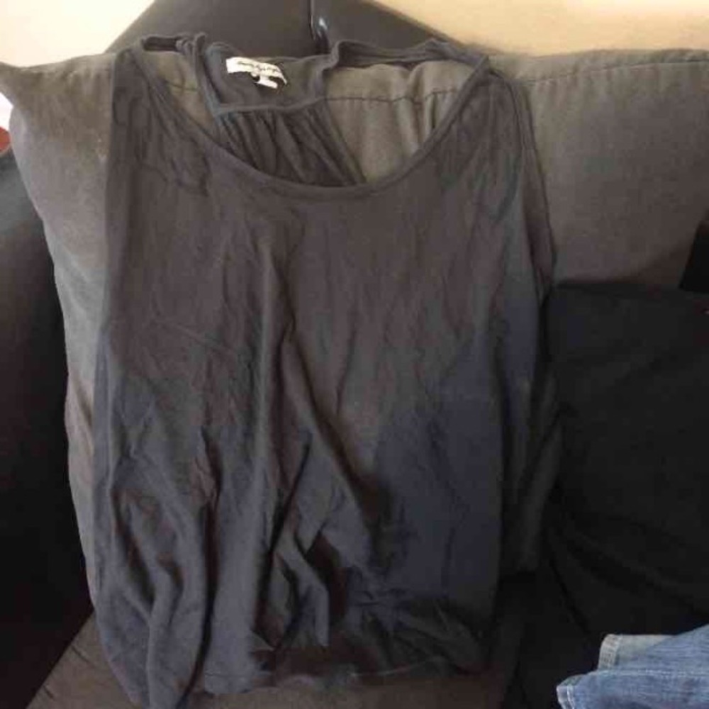 American eagle dark gray top.