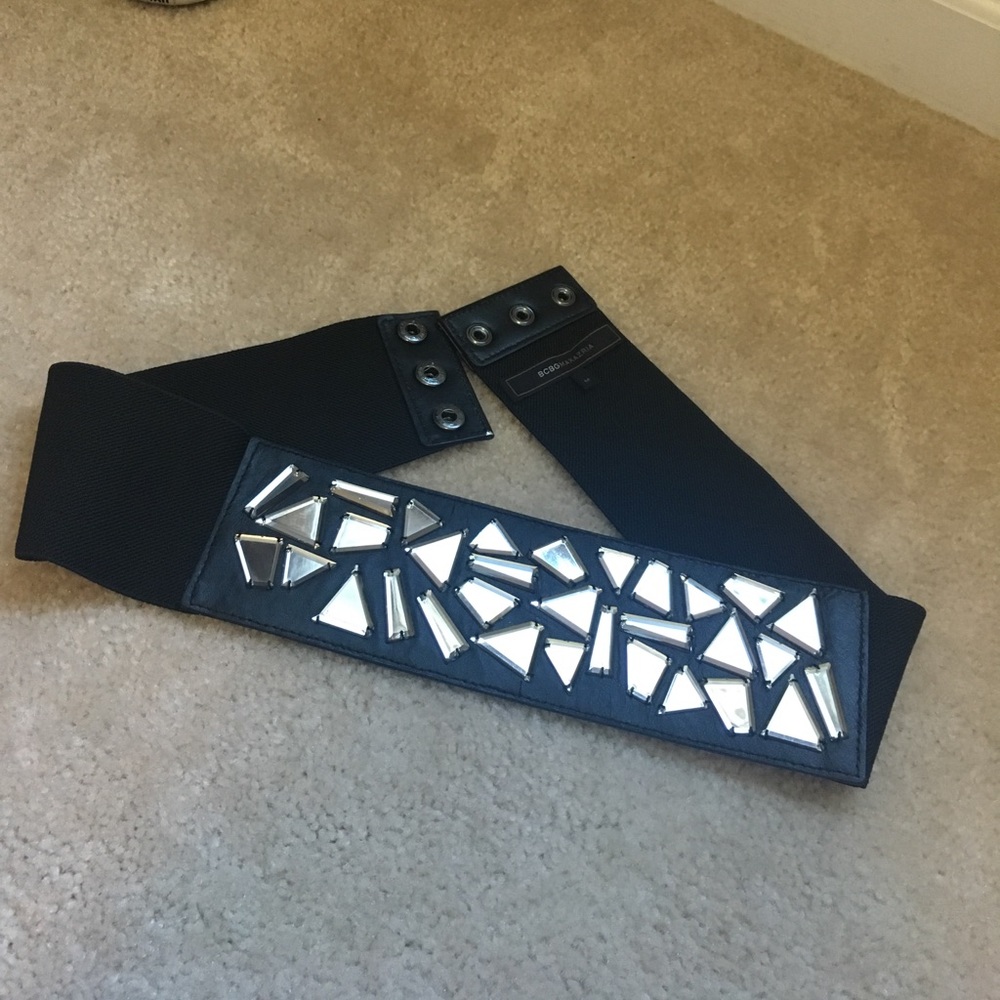 BCBG stretchy belt