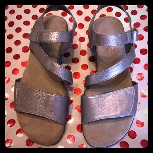 Aerosole metalic brown sandals
